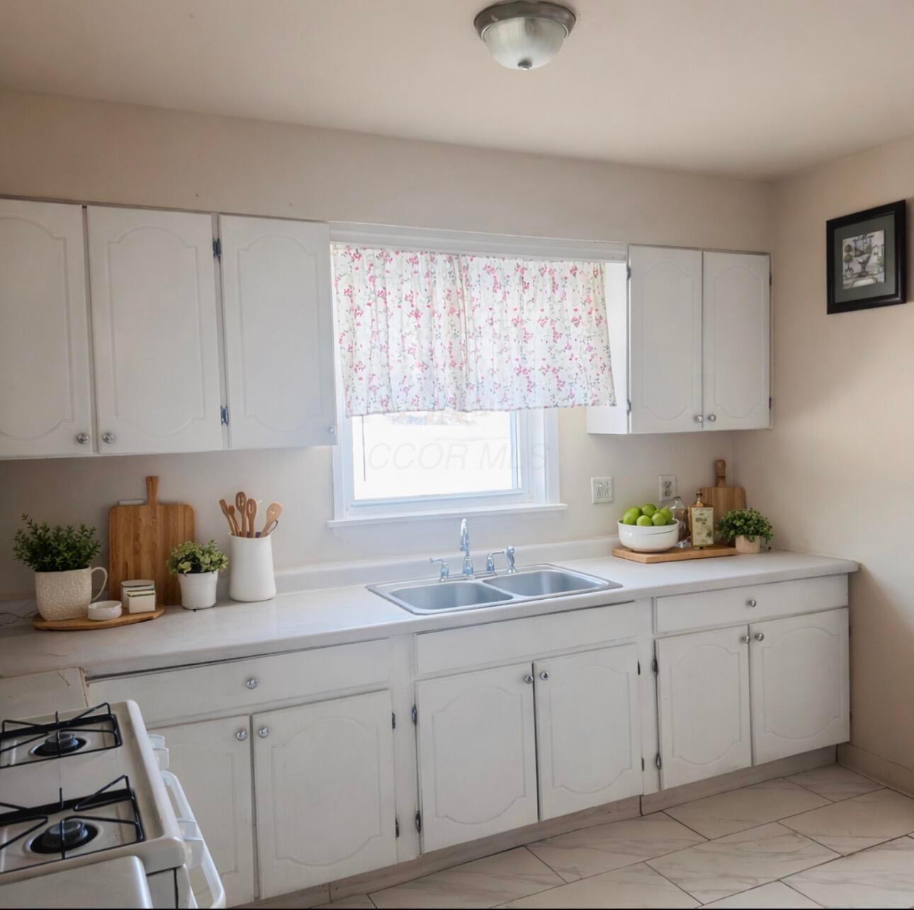 1349 Crest Road Reynoldsburg, OH 43068 - Photo 7 of 17
