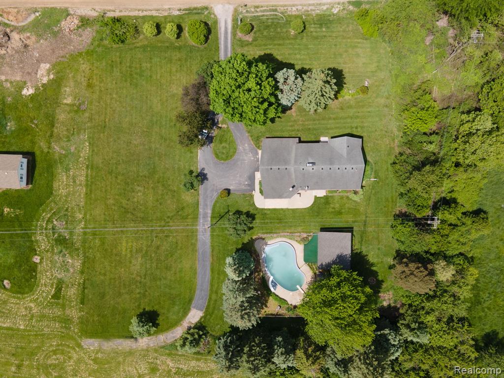 5871 Brewster Road Rochester, MI 48306 - Photo 7 of 50