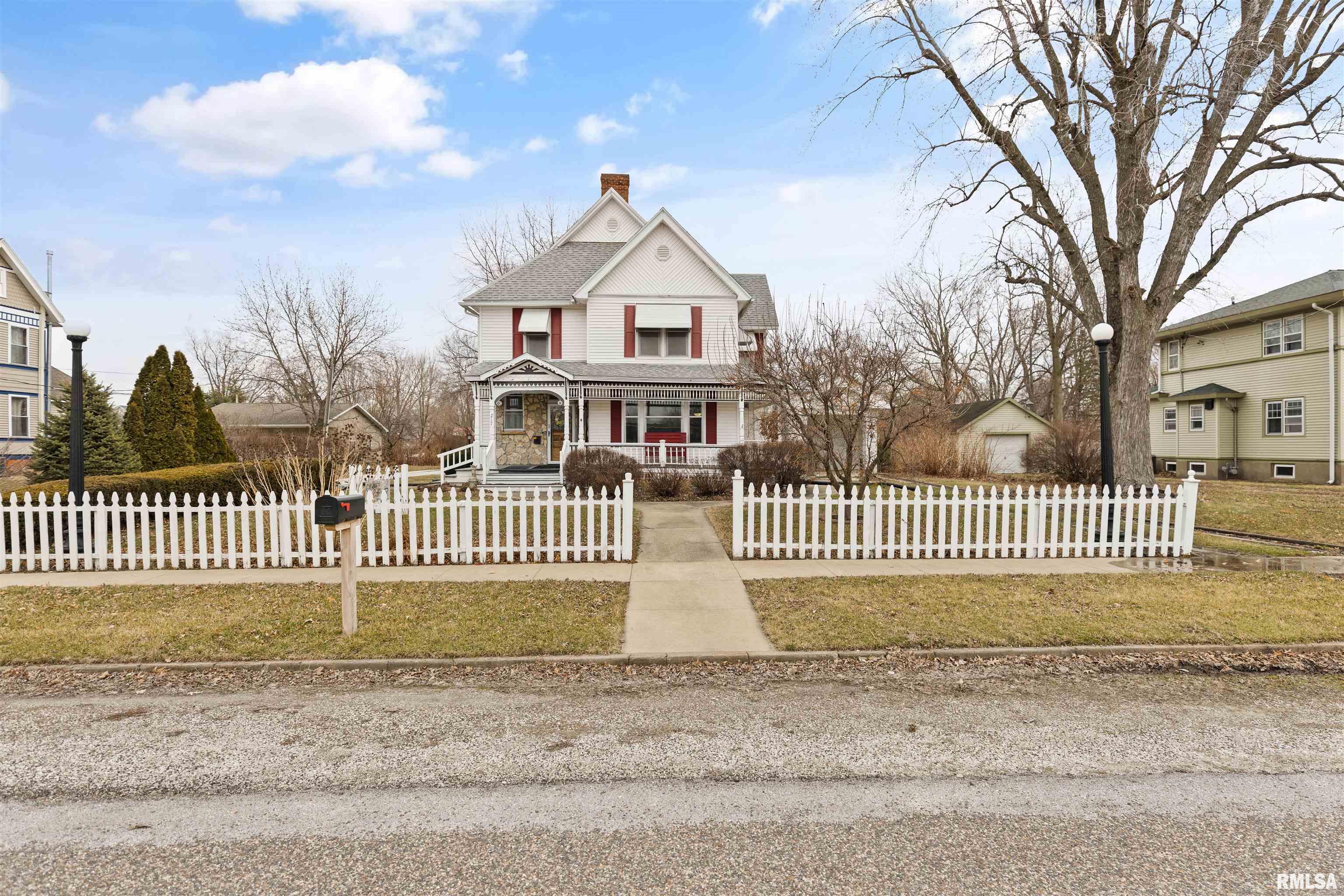 217 North Illinois Street Camp Point, IL 62320 - Photo 1 of 30 Gallery Image 1