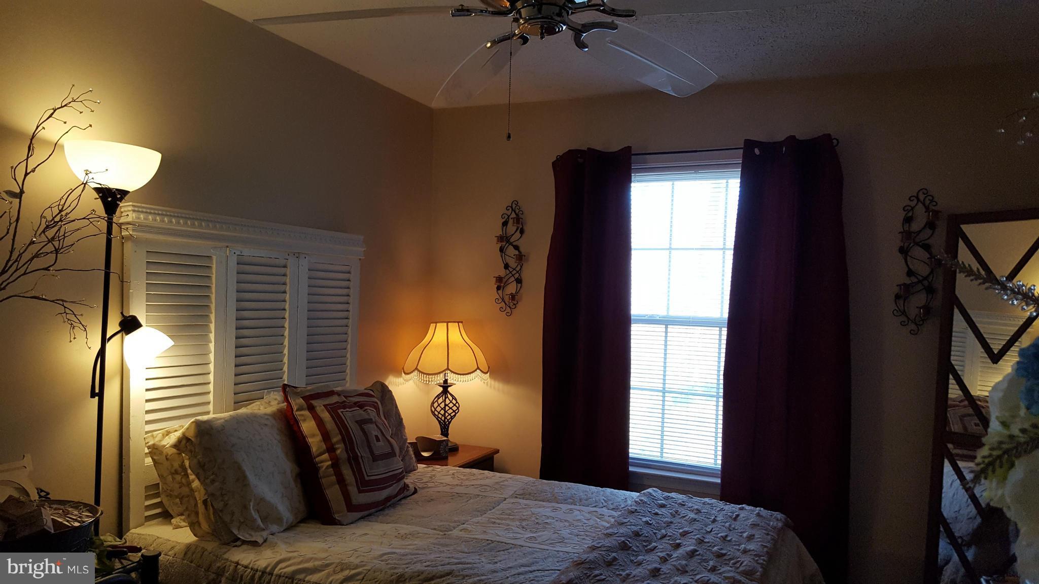 Upstairs bedroom 2