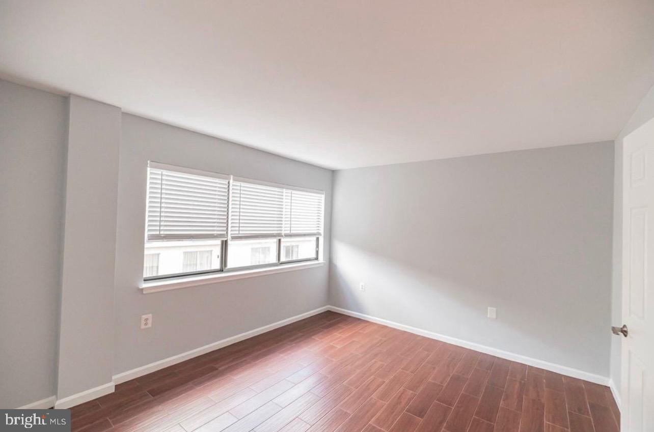 1301 North Courthouse Road, Unit 1009 Arlington, VA 22201 - Photo 3 of 11