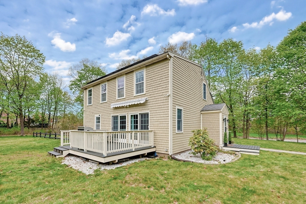 424 Dedham Street Wrentham, MA 02093 - Photo 30 of 40