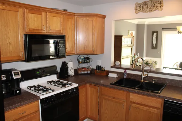 $245,000 | 215 Morrow Street, Unit C, Somonauk, IL 60552