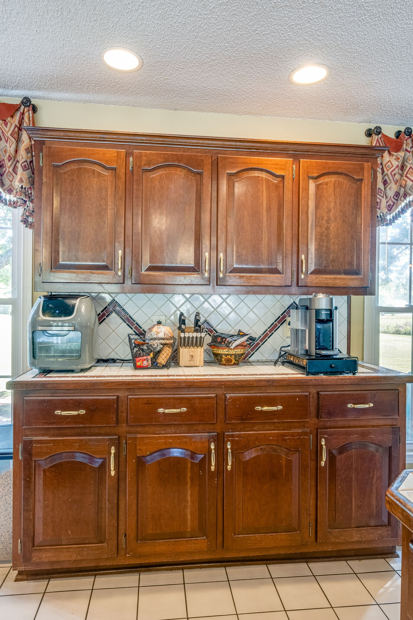 5025 Hickory Ridge Road Lebanon, TN 37087 - Photo 11 of 52 a stove top oven sitting inside of a kitchen