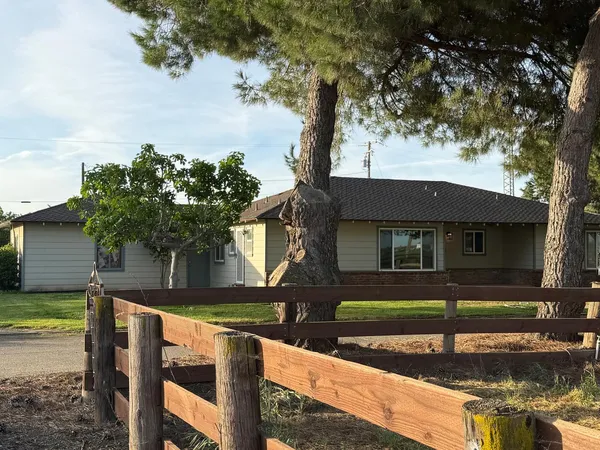 $649,990 | 1248 East Las Palmas Avenue, Patterson, CA 95363