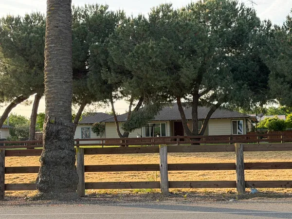 $649,990 | 1248 East Las Palmas Avenue, Patterson, CA 95363