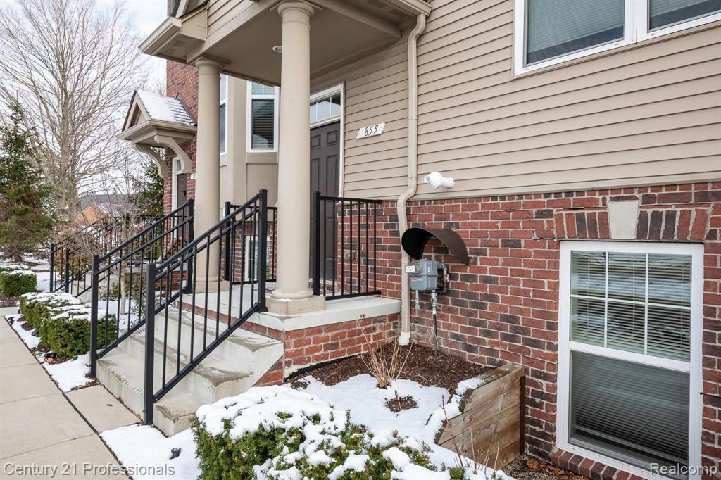855 Barclay Circle Rochester Hills, MI 48307 - Photo 3 of 30