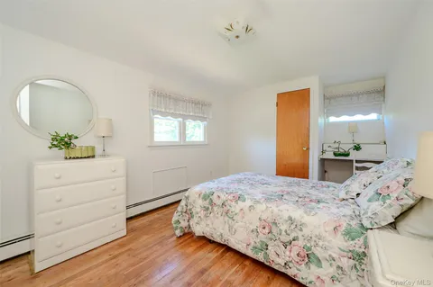 $700,000 | 105 North Queens Avenue, Massapequa, NY 11758