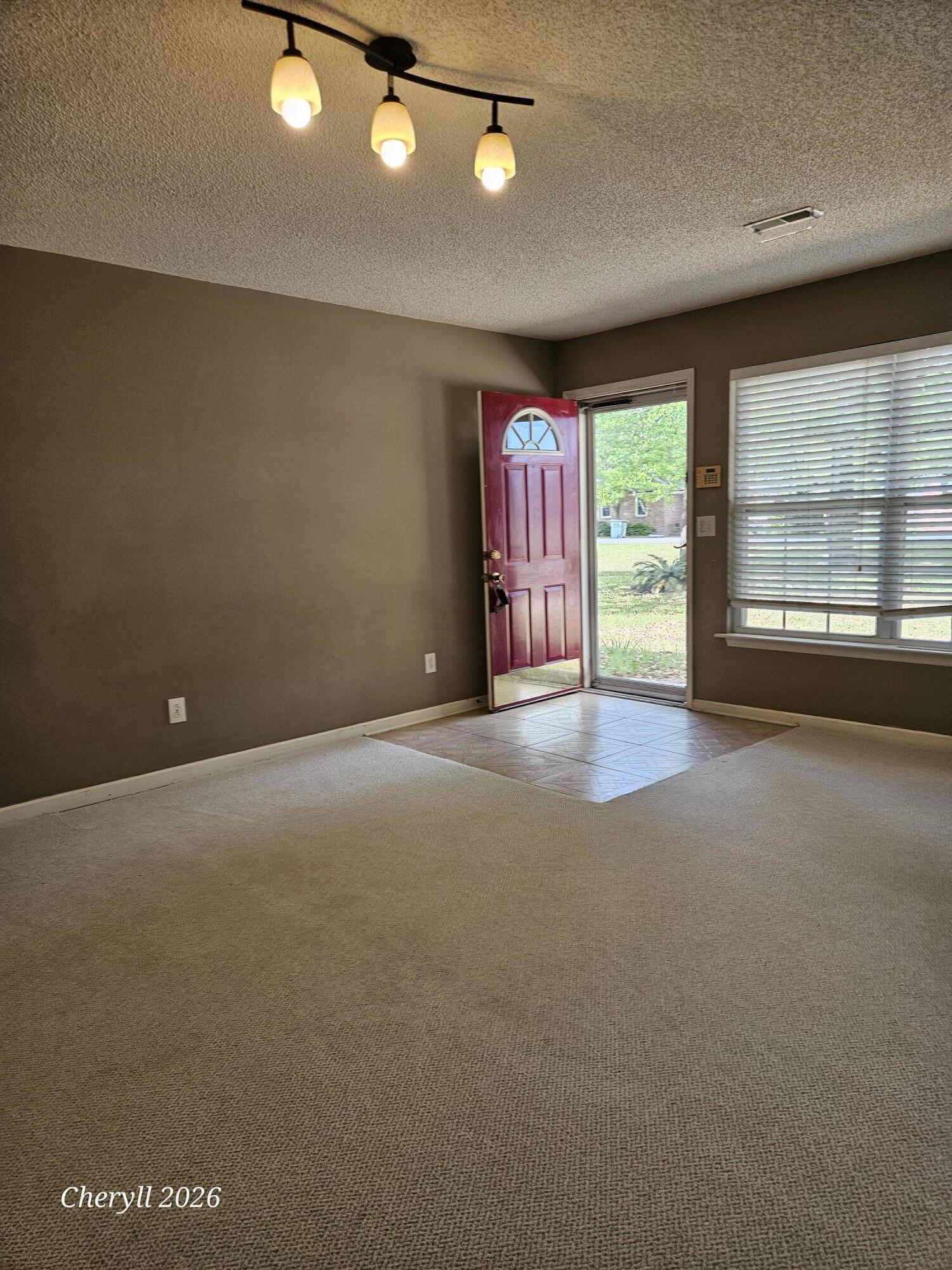 1103 Hawthorne Road Hanahan, SC 29410 - Photo 4 of 16 1000031479