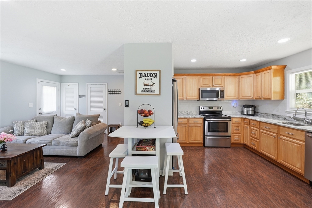 39 Riley Road Northborough, MA 01532 - Photo 7 of 33 Gallery Image 7