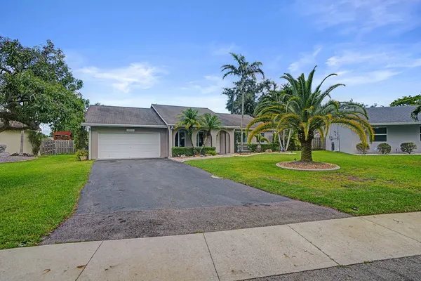$675,576 | 10141 Southwest 49th Court, Cooper City, FL 33328