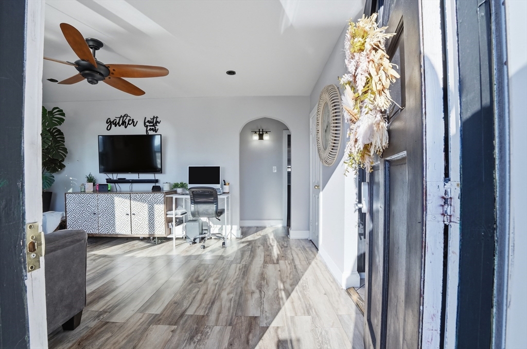 899 Ridge Street New Bedford, MA 02740 - Photo 3 of 30