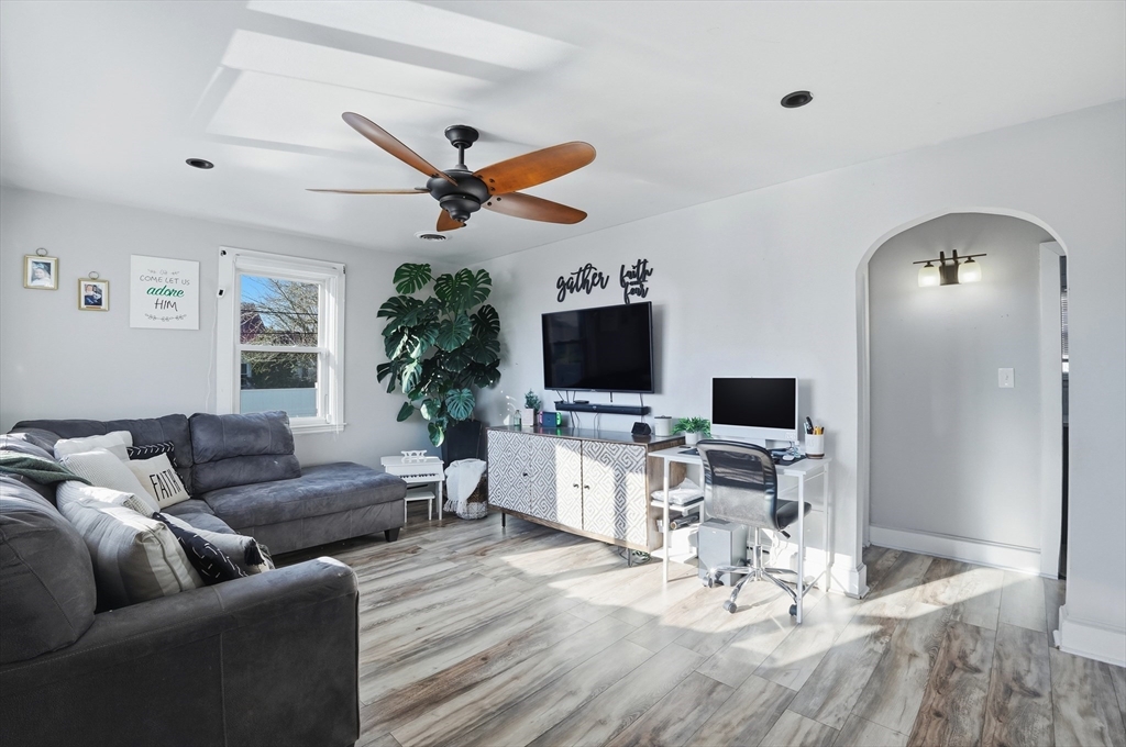 899 Ridge Street New Bedford, MA 02740 - Photo 5 of 30