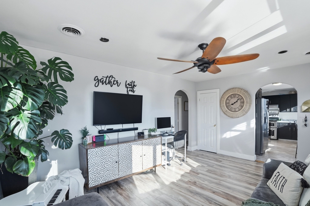 899 Ridge Street New Bedford, MA 02740 - Photo 6 of 30