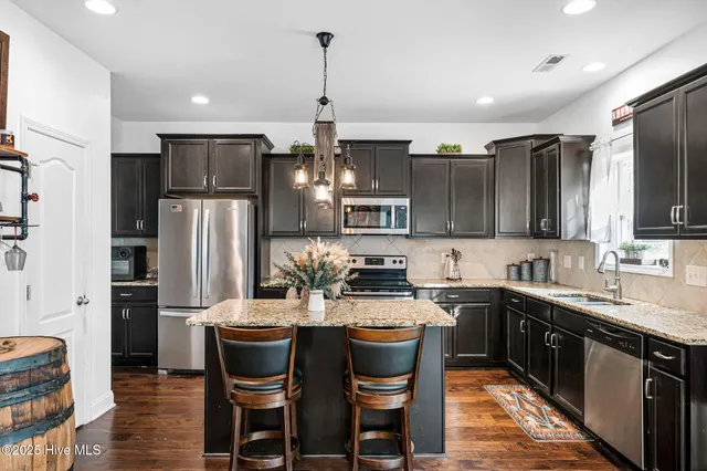 $479,900 | 47 Thomas Lane, Hampstead, NC 28443