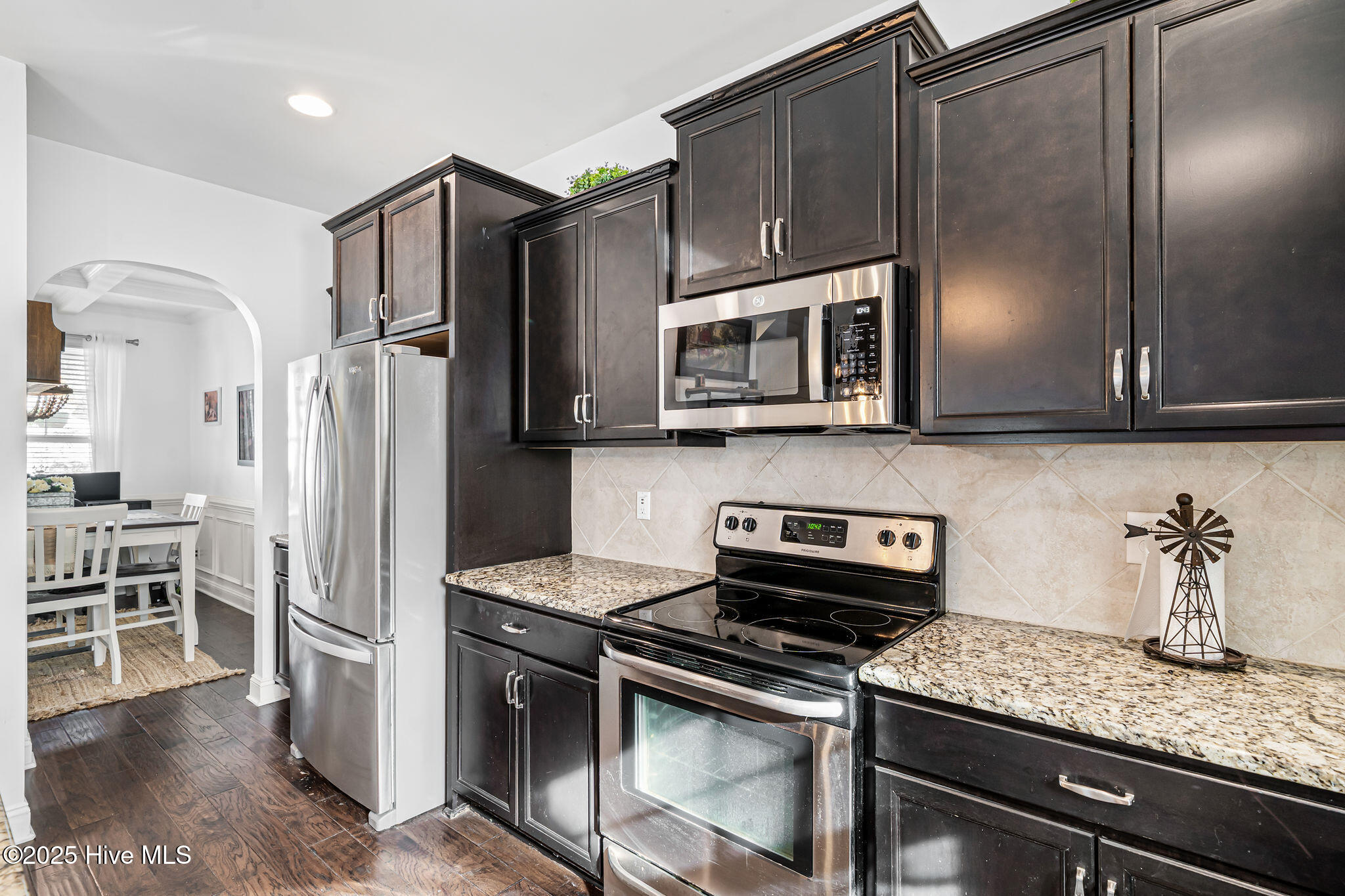 47 Thomas Lane Hampstead, NC 28443 - Photo 6 of 30 Kitchen Leading Into Dinning room