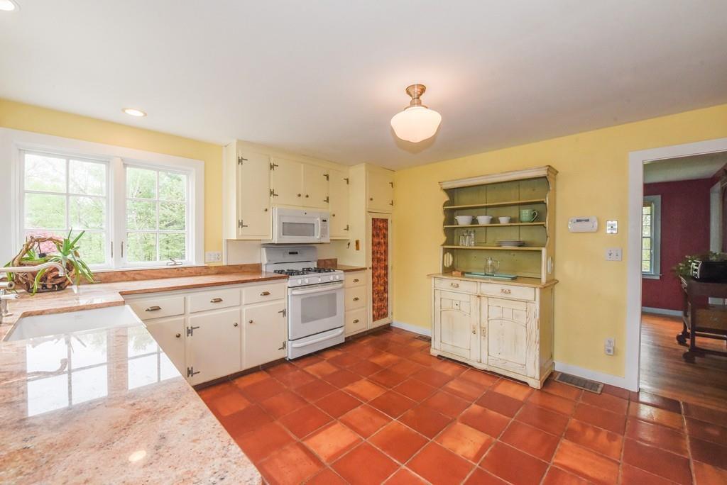 73 Chestnut Hill Road Groton, MA 01450 - Photo 5 of 27