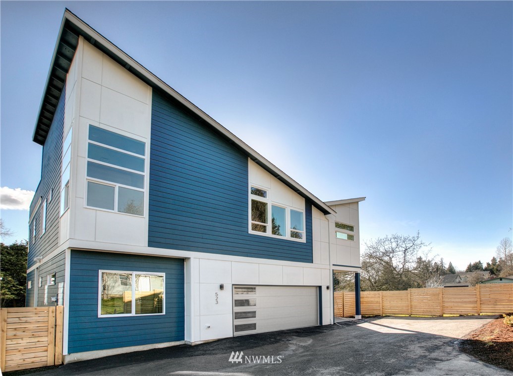 523 Southwest 3rd Place Renton, WA 98057 - Photo 4 of 25