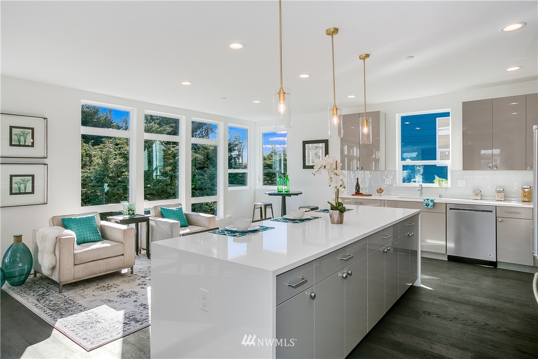 523 Southwest 3rd Place Renton, WA 98057 - Photo 8 of 25
