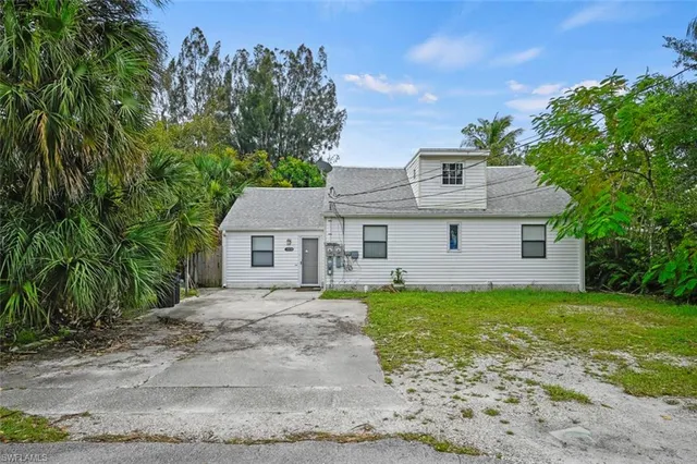 $489,900 | 10680 Goodwin Street, Bonita Springs, FL 34135