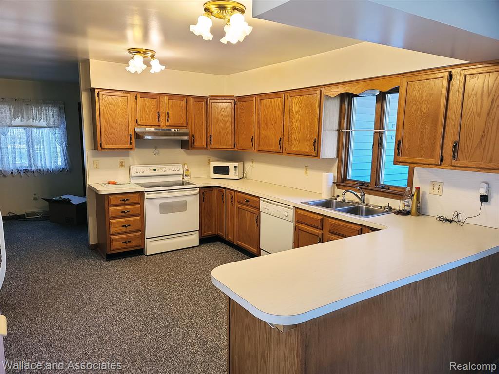 7190 Harrington Road Lexington, MI 48450 - Photo 9 of 18