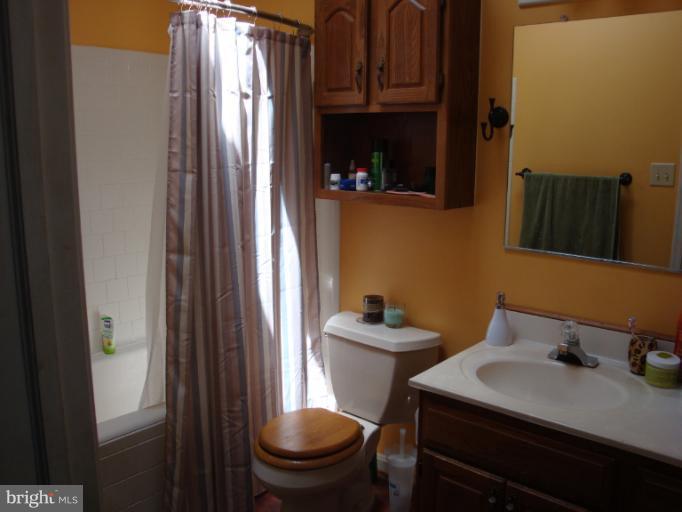 8000 Reed Court Frederick, MD 21701 - Photo 3 of 27 Bath (Master)