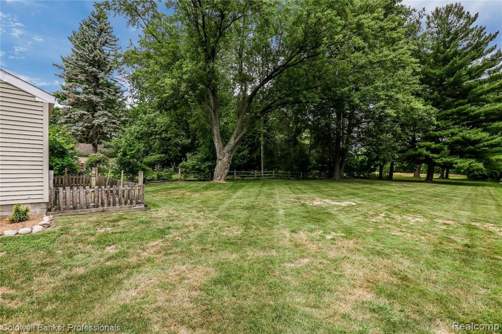 3409 Devondale Road Rochester Hills, MI 48309 - Photo 22 of 24