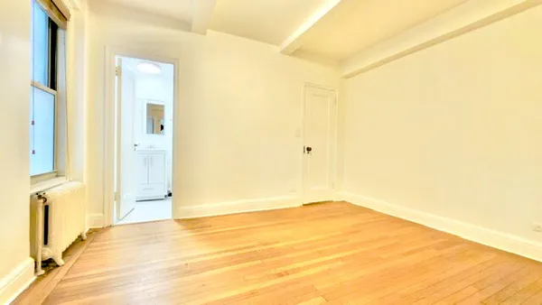 $3,395 | 325 West 45th Street, Unit 309 | Hell's Kitchen
