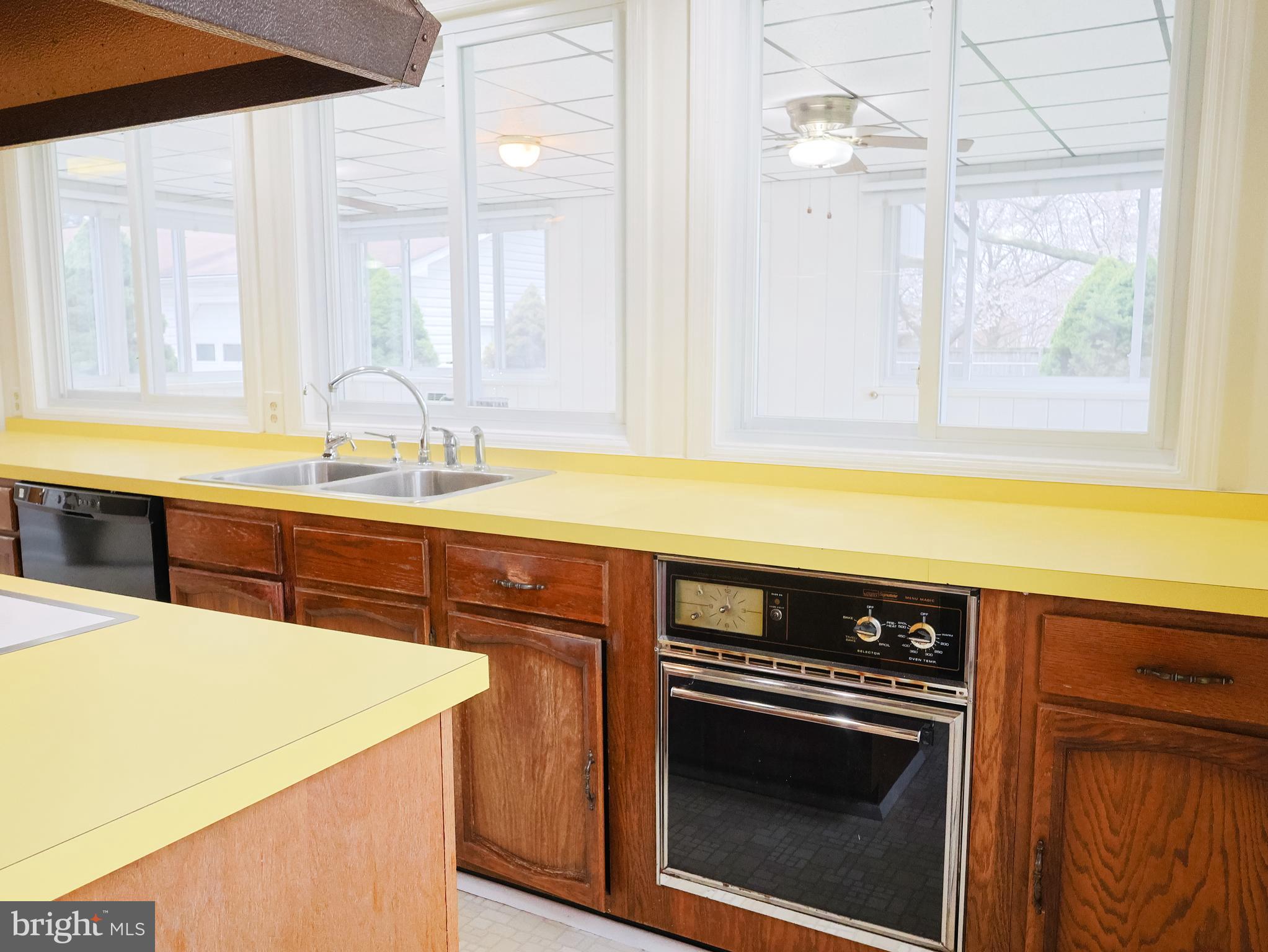 9301 Dogwood Road Baltimore, MD 21244 - Photo 14 of 59