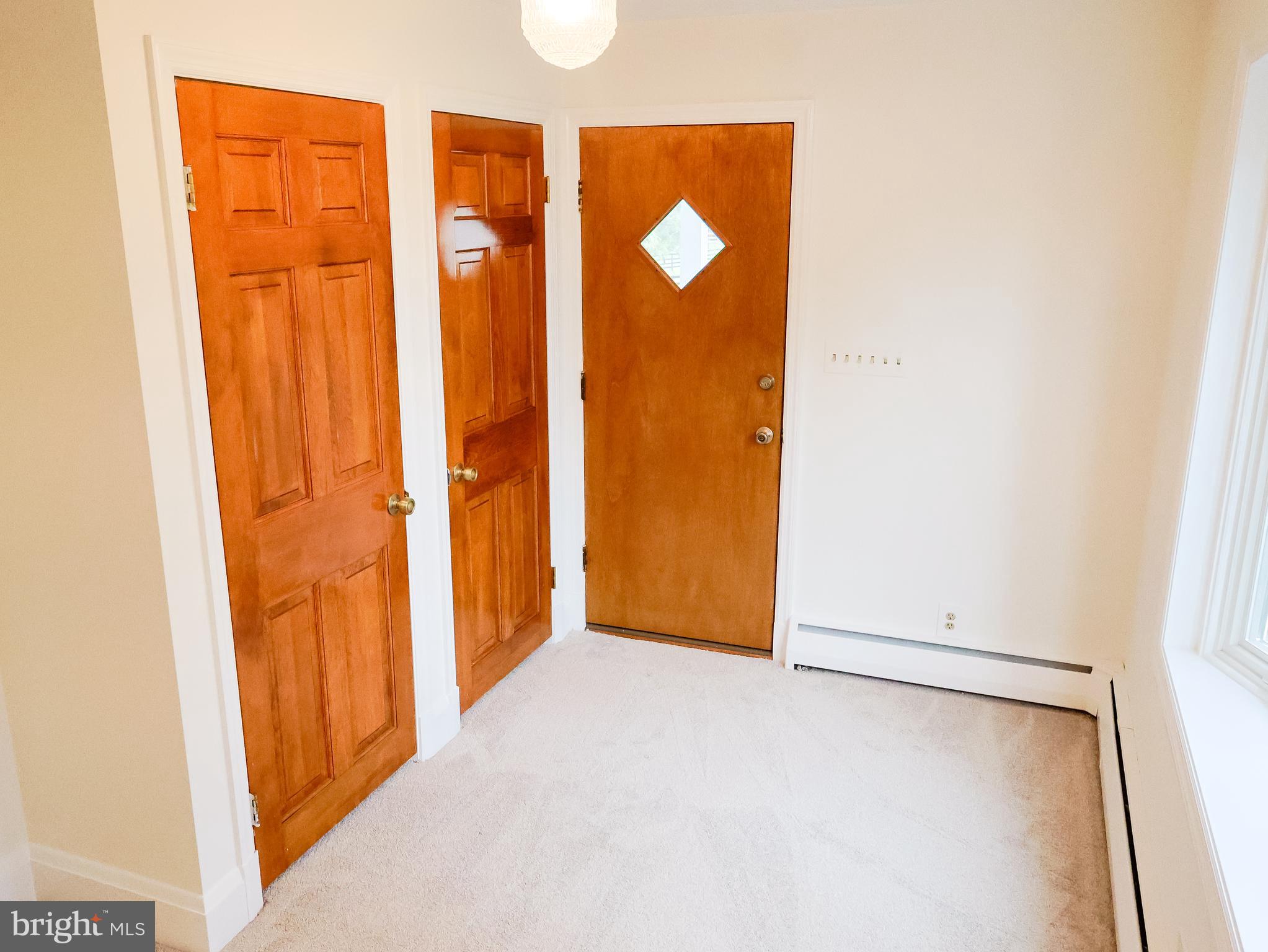 9301 Dogwood Road Baltimore, MD 21244 - Photo 5 of 59