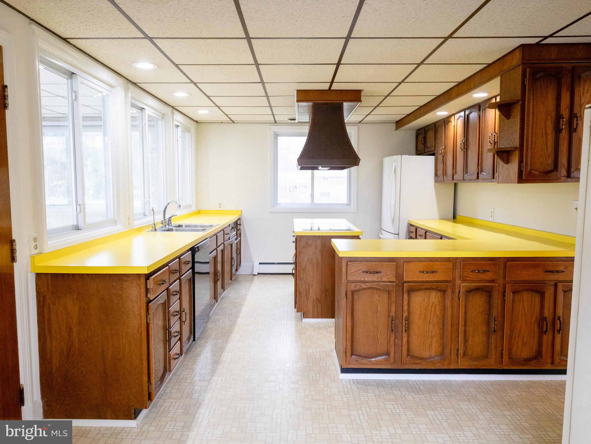 9301 Dogwood Road Baltimore, MD 21244 - Photo 10 of 59