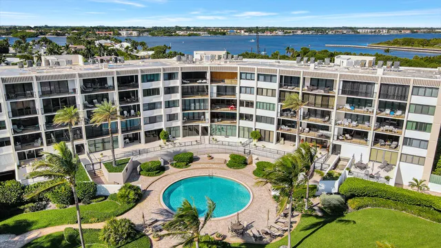 $1,395,000 | 6885 North Ocean Boulevard, Unit 3040, Ocean Ridge, FL 33435