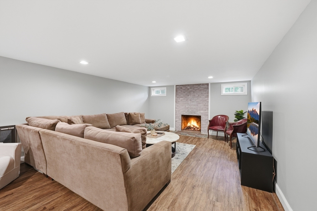 74 Framingham Road Marlborough, MA 01752 - Photo 30 of 41