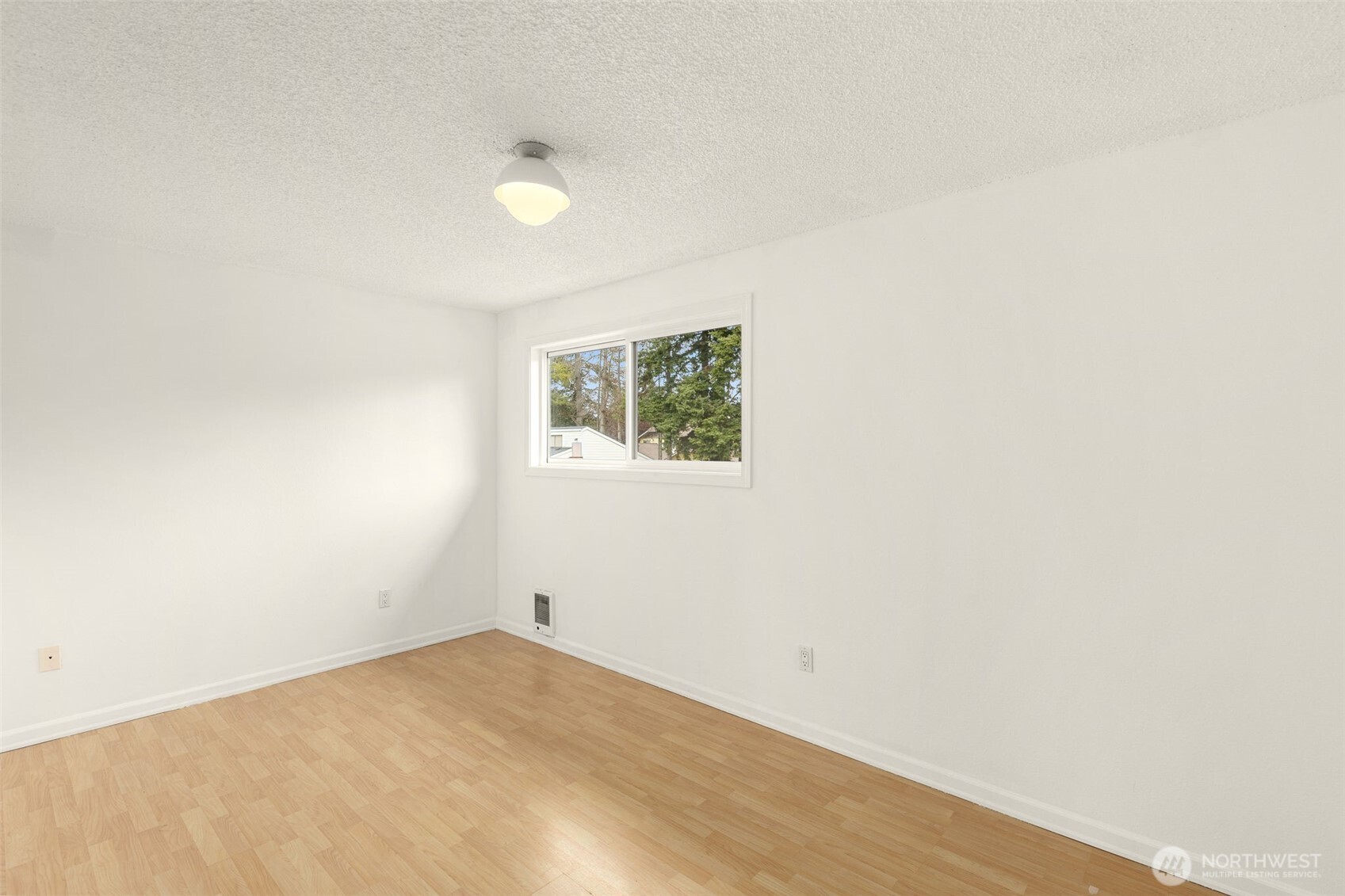 7812 196th Street Southwest, Unit B2 Edmonds, WA 98026 - Photo 20 of 24 Gallery Image 20