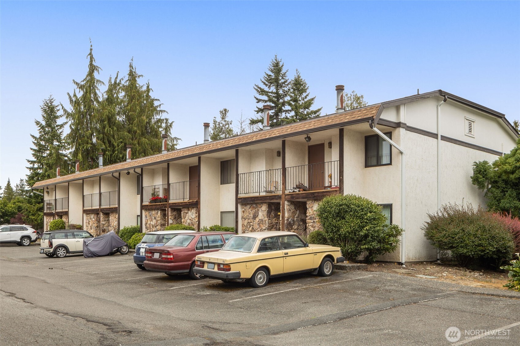 7812 196th Street Southwest, Unit B2 Edmonds, WA 98026 - Photo 3 of 24 Gallery Image 3