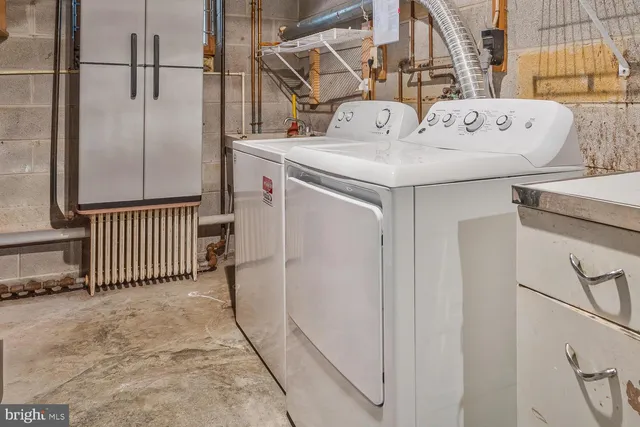 a view of a house with a garage