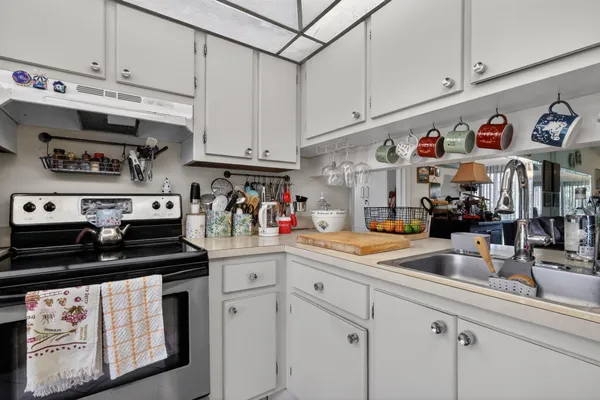 $2,100 | 5299 Copperleaf Circle, Delray Beach, FL 33484