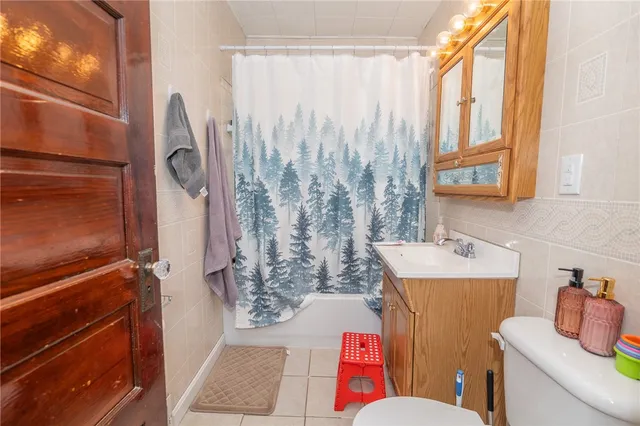 $389,000 | 1060 Park Avenue, Woonsocket, RI 02895