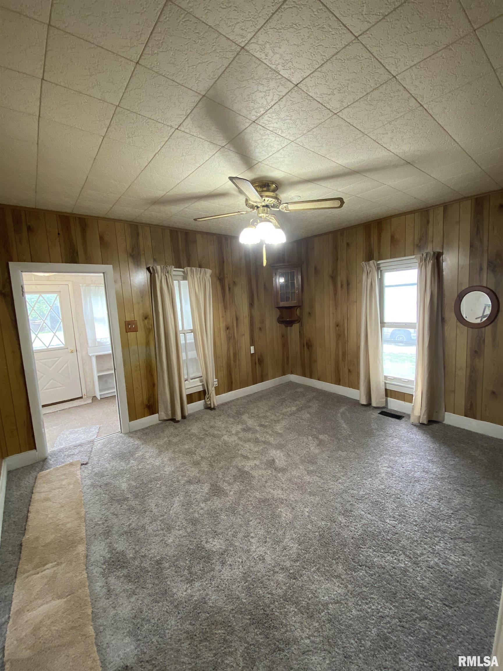 111 East Piper Street Bluffs, IL 62621 - Photo 9 of 12