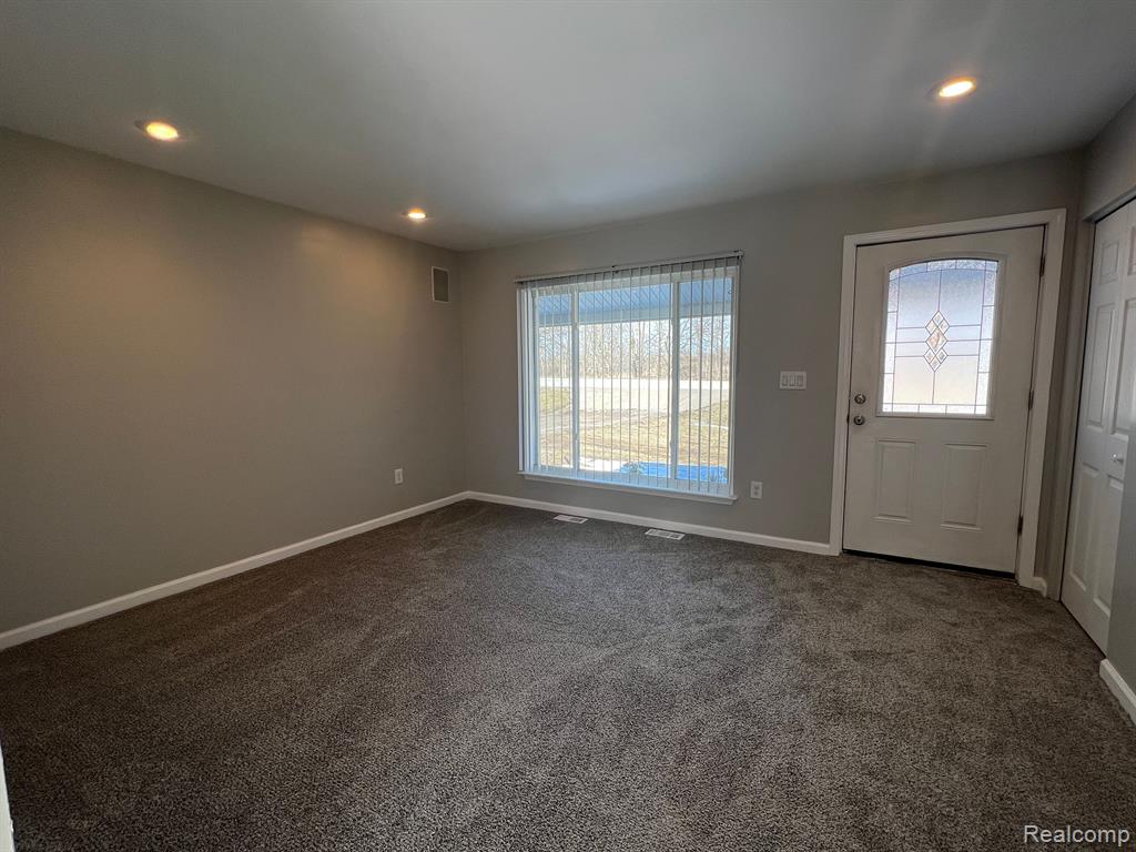 40421 Tyler Road Belleville, MI 48111 - Photo 8 of 16 Gallery Image 8