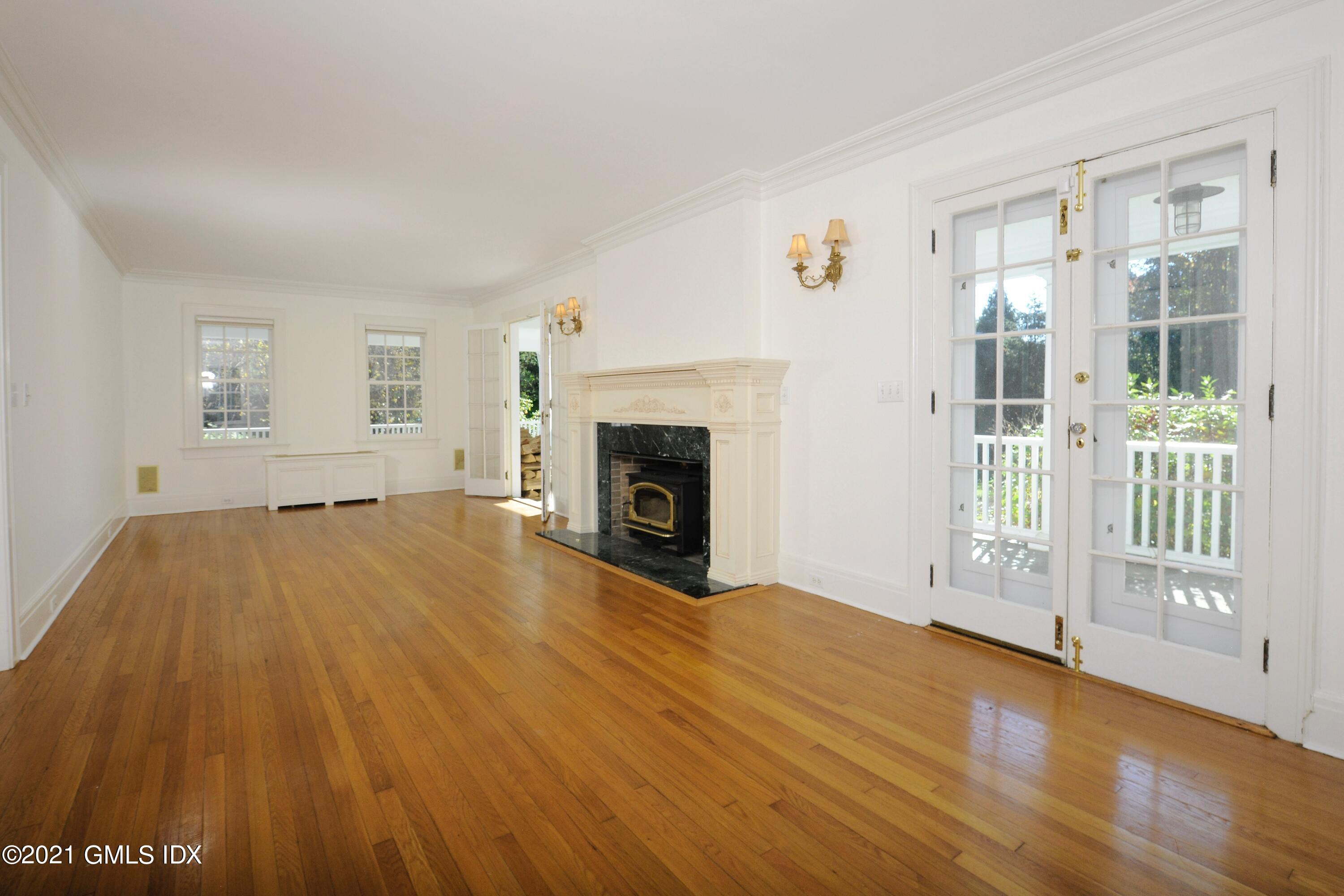 29 Stanwich Road Greenwich, CT 06830 - Photo 10 of 34 LvgRm2