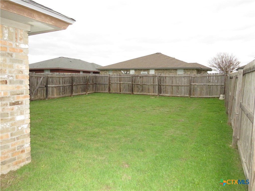 4608 Bowles Drive, Unit D Killeen, TX 76549 - Photo 14 of 15 a view of a backyard