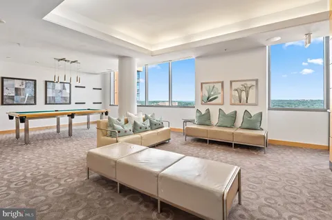 $530,000 | 2001 15th Street North, Unit 805, Arlington, VA 22201