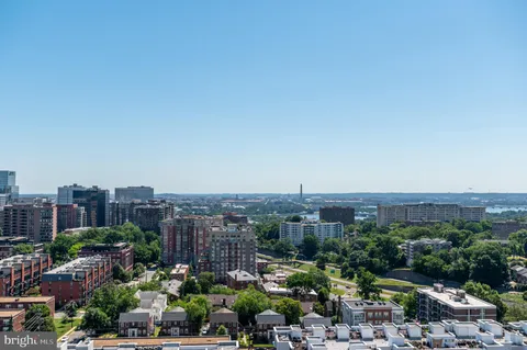 $530,000 | 2001 15th Street North, Unit 805, Arlington, VA 22201