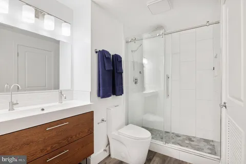 $530,000 | 2001 15th Street North, Unit 805, Arlington, VA 22201