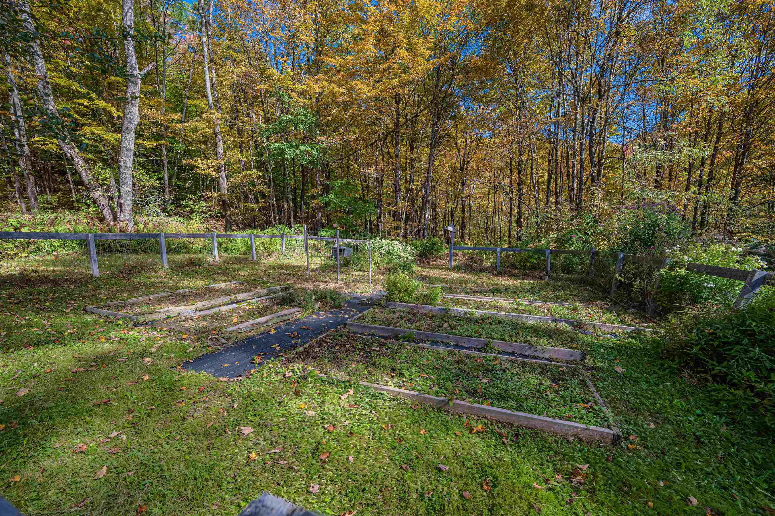 1820 County Road Woodbury, VT 05650 - Photo 13 of 38