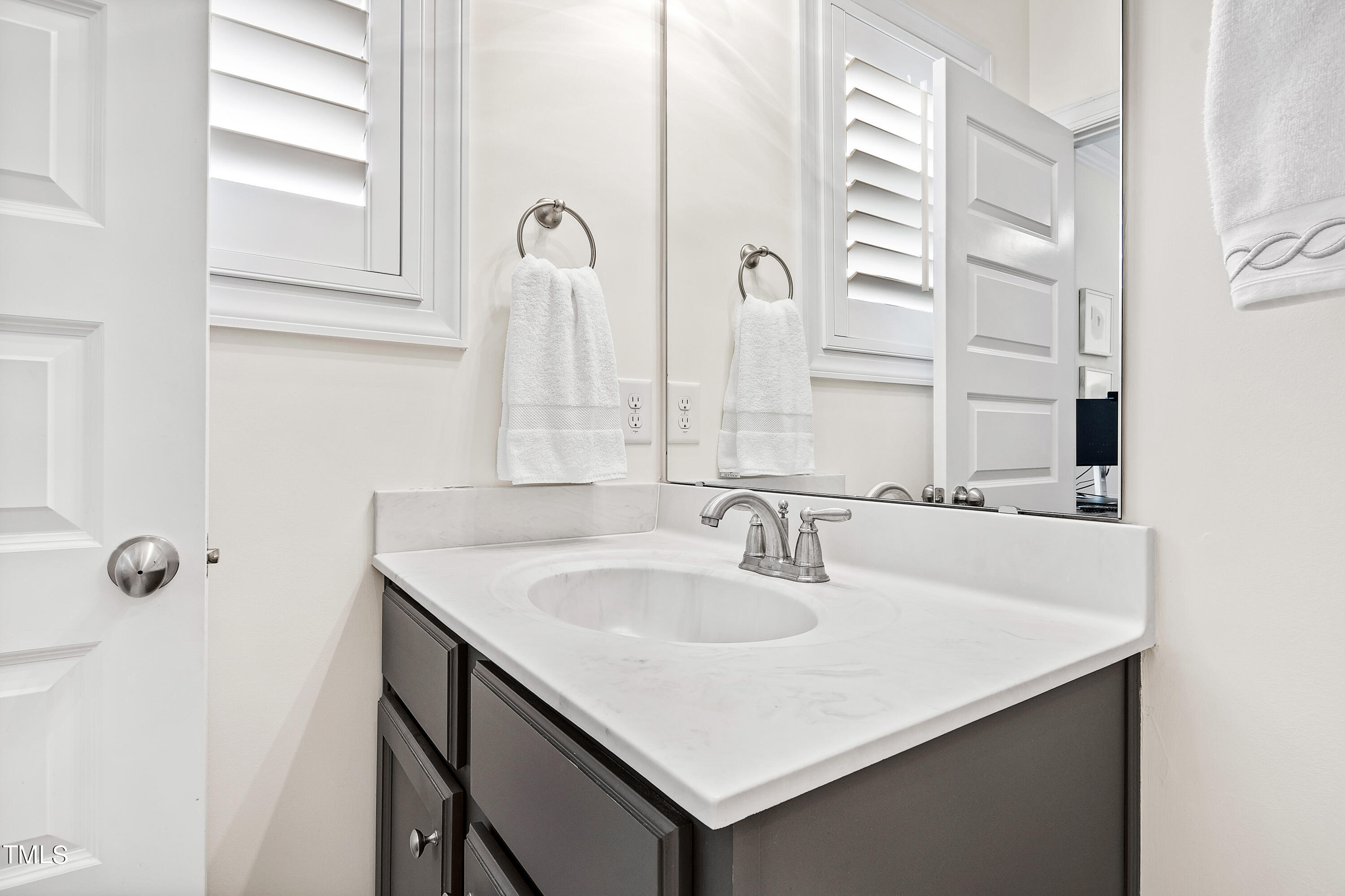 525 Ledbetter Court Raleigh, NC 27608 - Photo 30 of 45 Bathroom02A