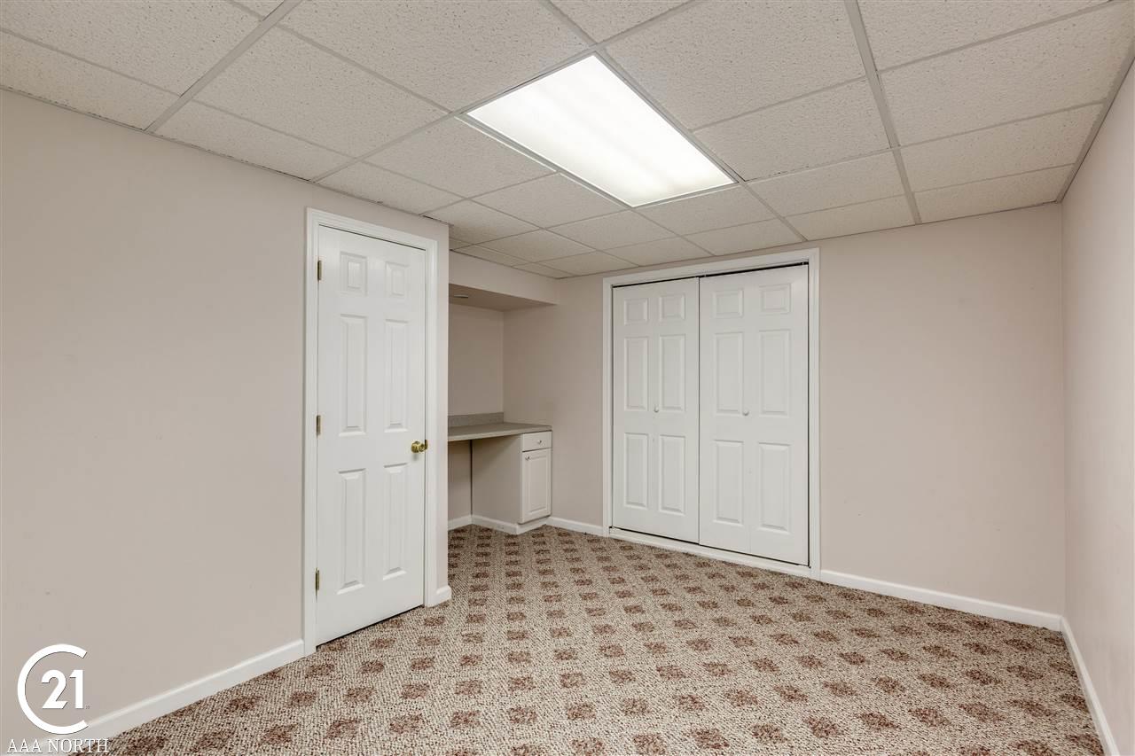 1903 Blue Grass Drive Rochester, MI 48306 - Photo 41 of 43 31315025-40.JPG