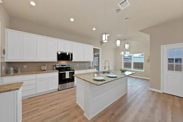 $354,500 | 106 Panther Loop, Mabank, TX 75147