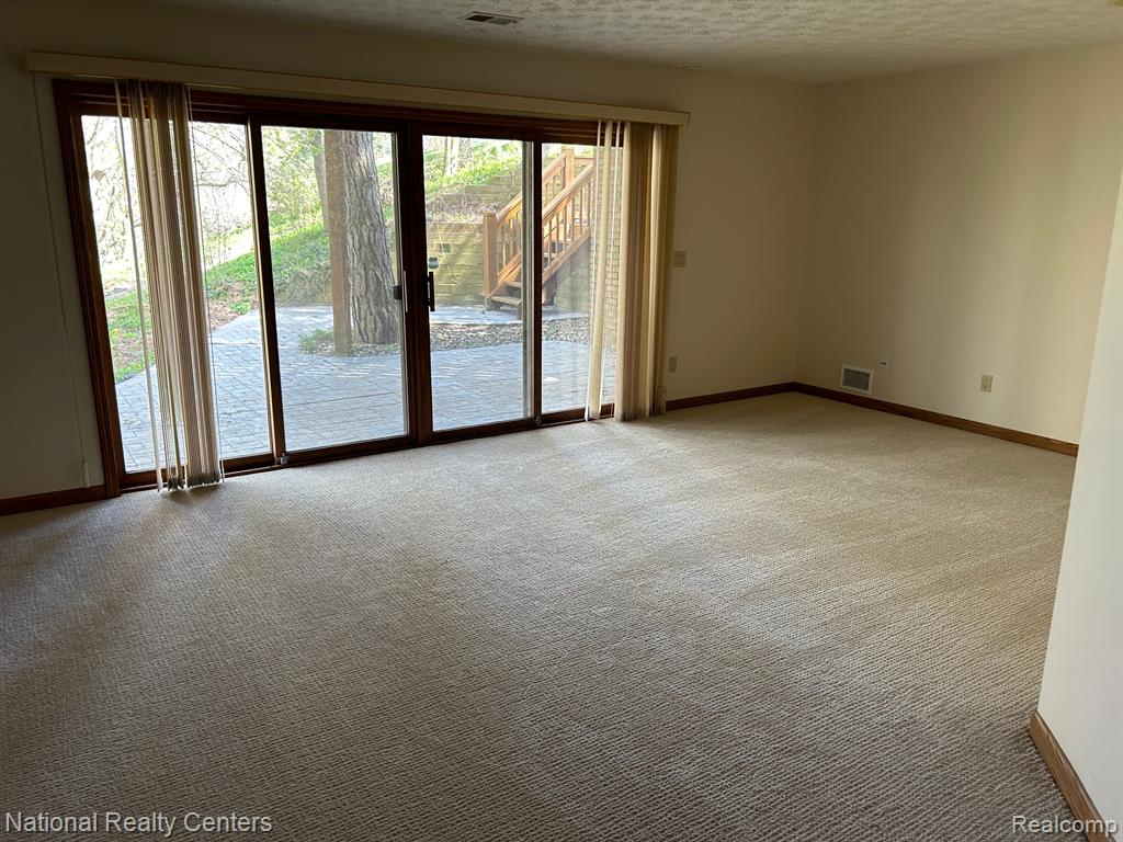 6572 Ridgeview Drive Clarkston, MI 48346 - Photo 21 of 25